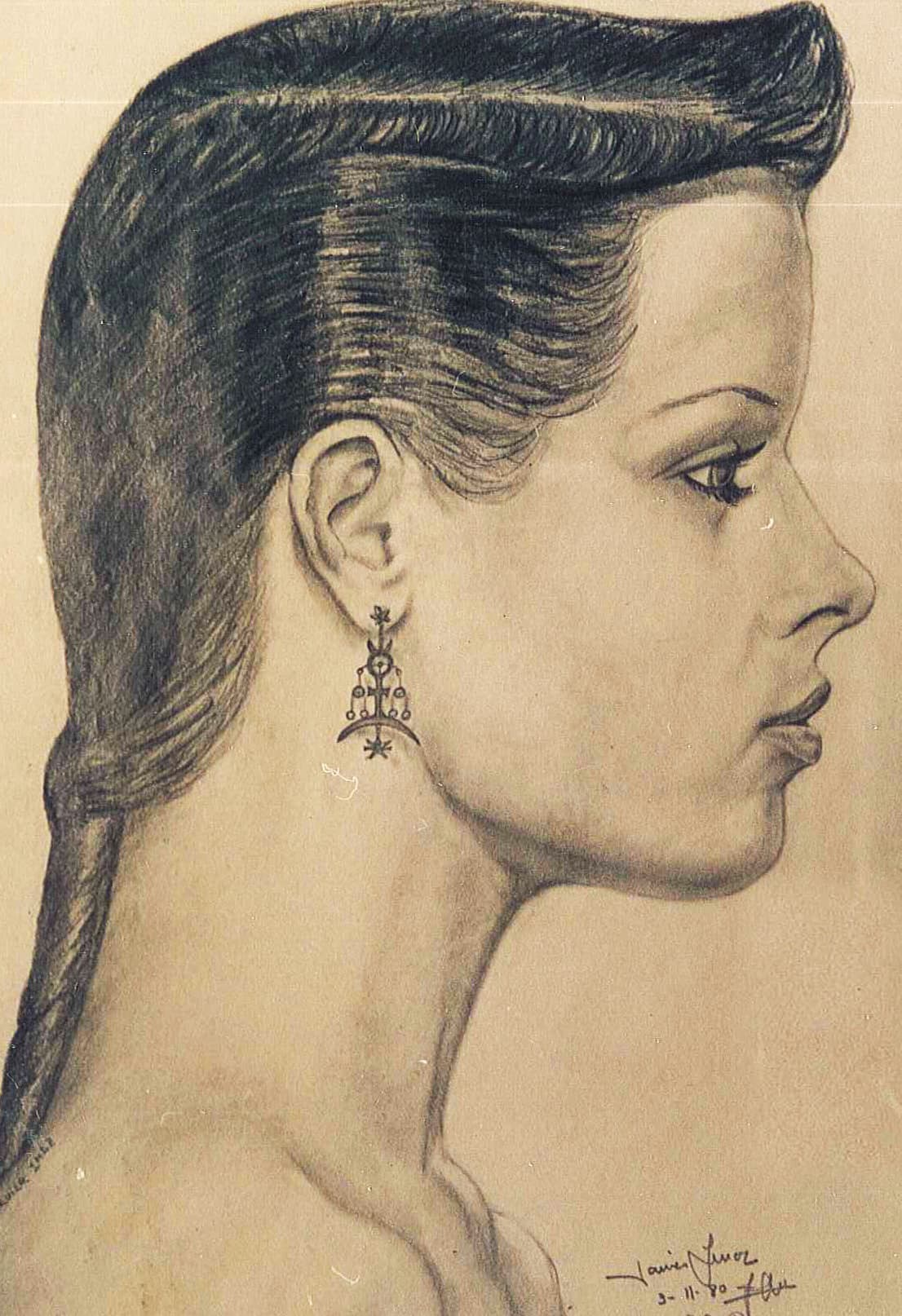 Ilustración 11 de A Verónica: Mujer de perfil con el cabello recogido y un pendiente.